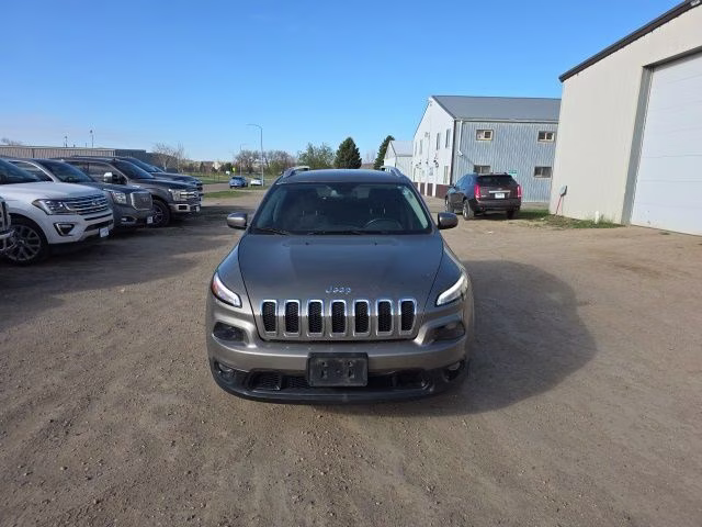 2016 Light Brownstone Pearlcoat Jeep Cherokee Latitude 4X4 SUV