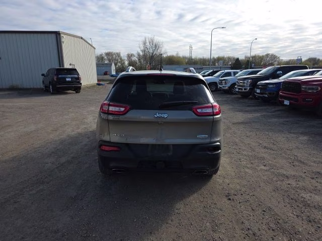 2016 Light Brownstone Pearlcoat Jeep Cherokee Latitude 4X4 SUV