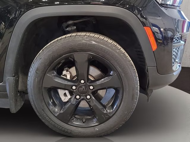 2023 Diamond Black Crystal Pearlcoat Jeep Grand Cherokee Altitude X 4X4 SUV