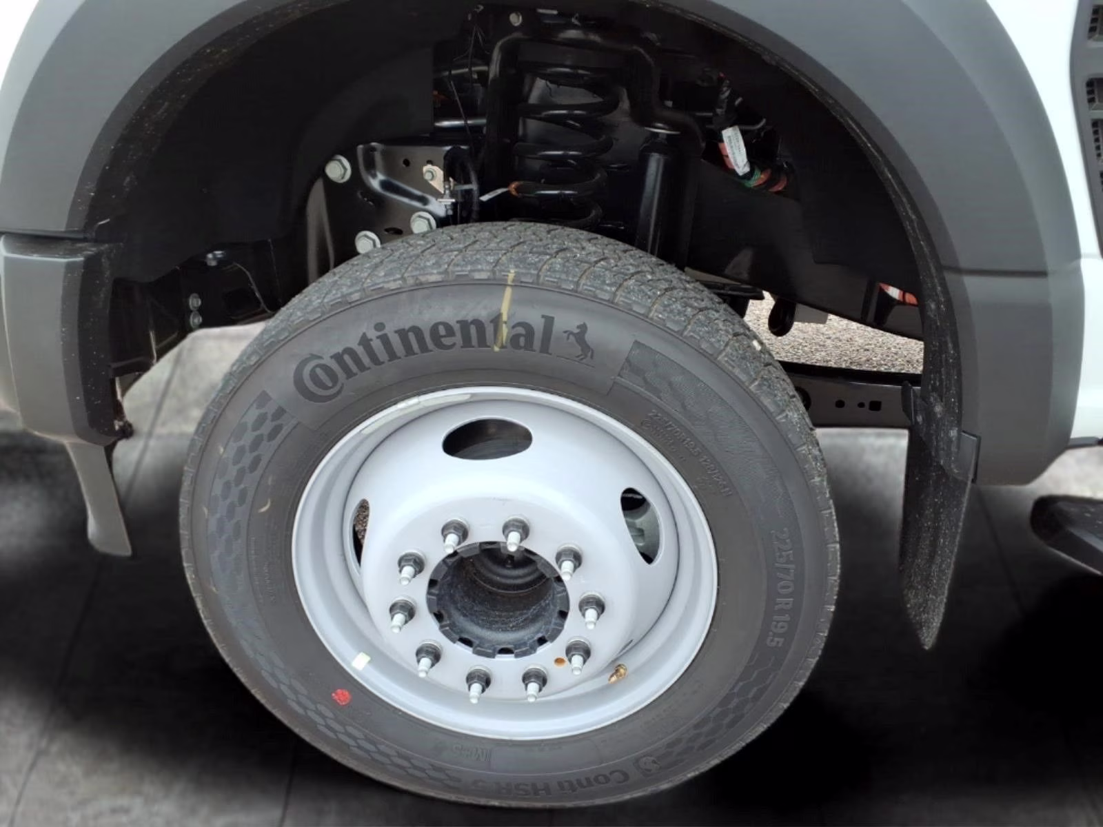 2026 Oxford White Ford Super Duty F-450 DRW XL RWD Chassis