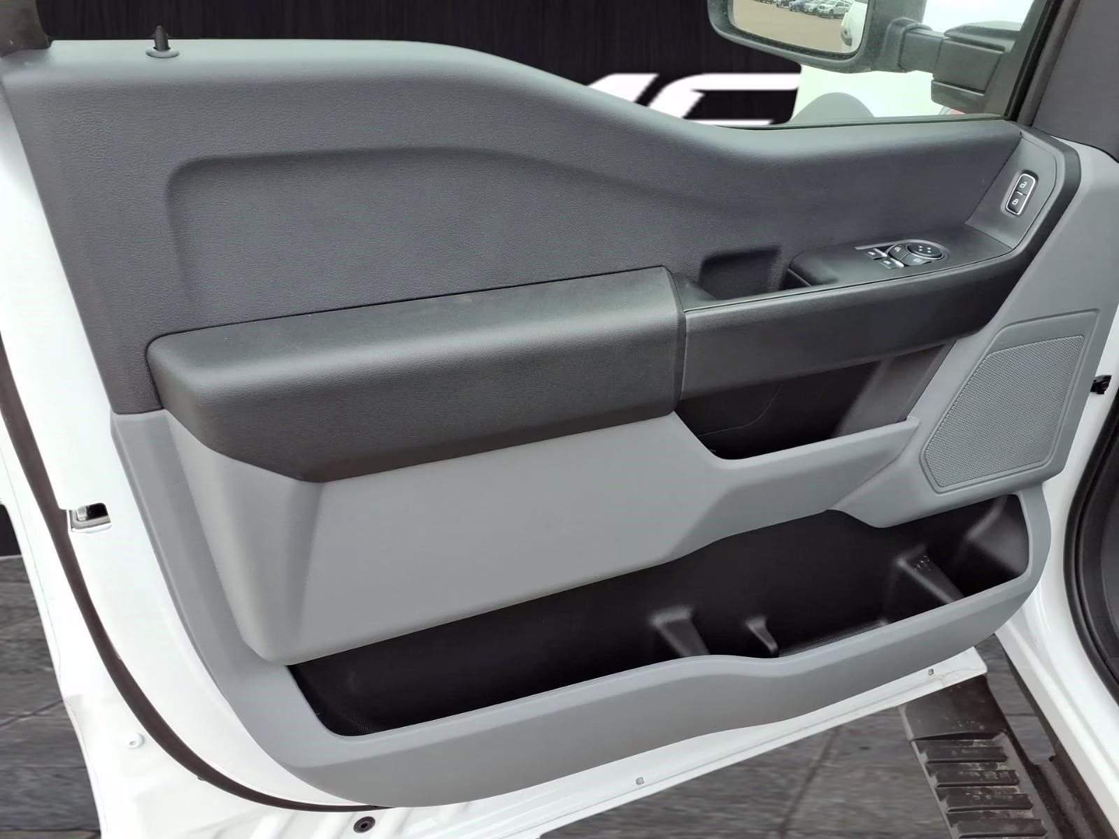 2026 Oxford White Ford Super Duty F-450 DRW XL RWD Chassis