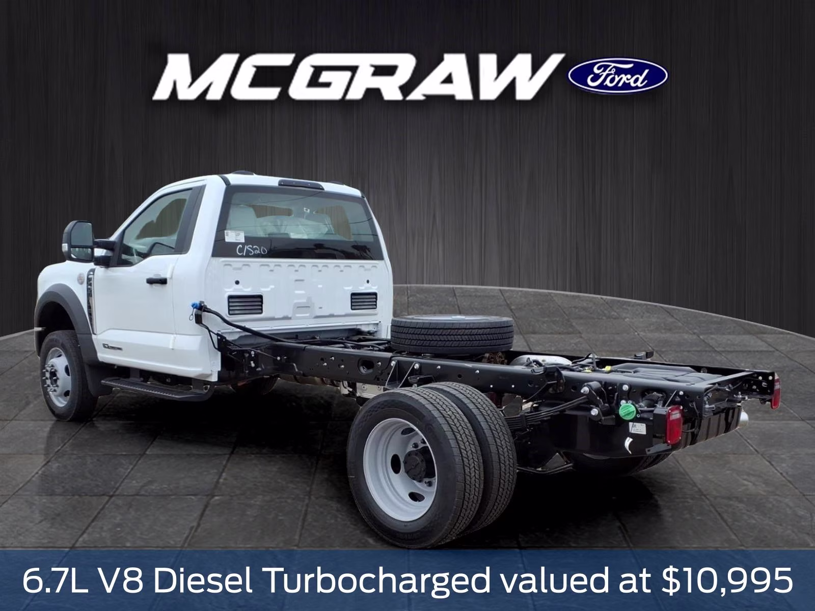 2026 Oxford White Ford Super Duty F-450 DRW XL RWD Chassis