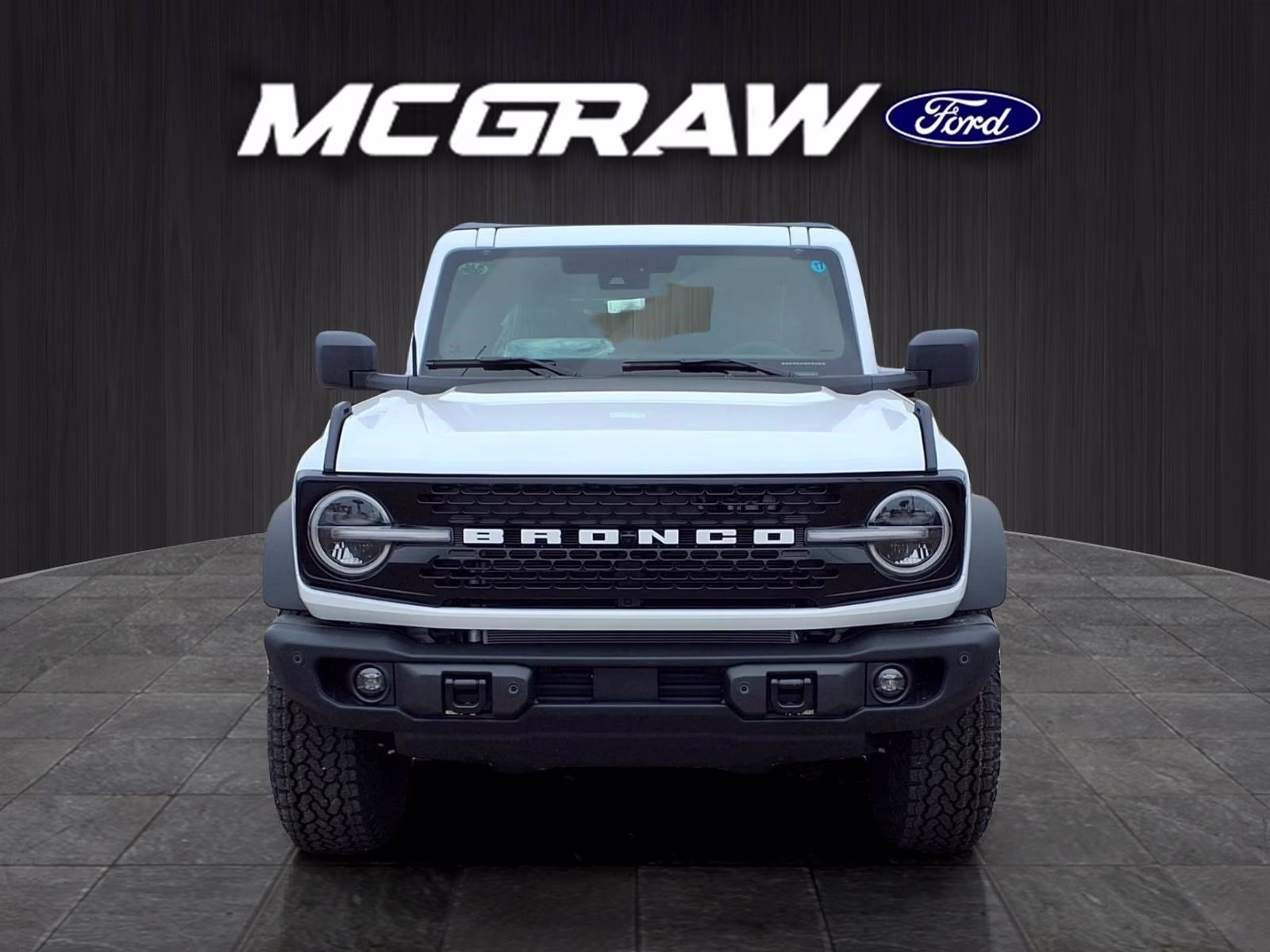 2026 Oxford White Ford Bronco Badlands 4X4 SUV