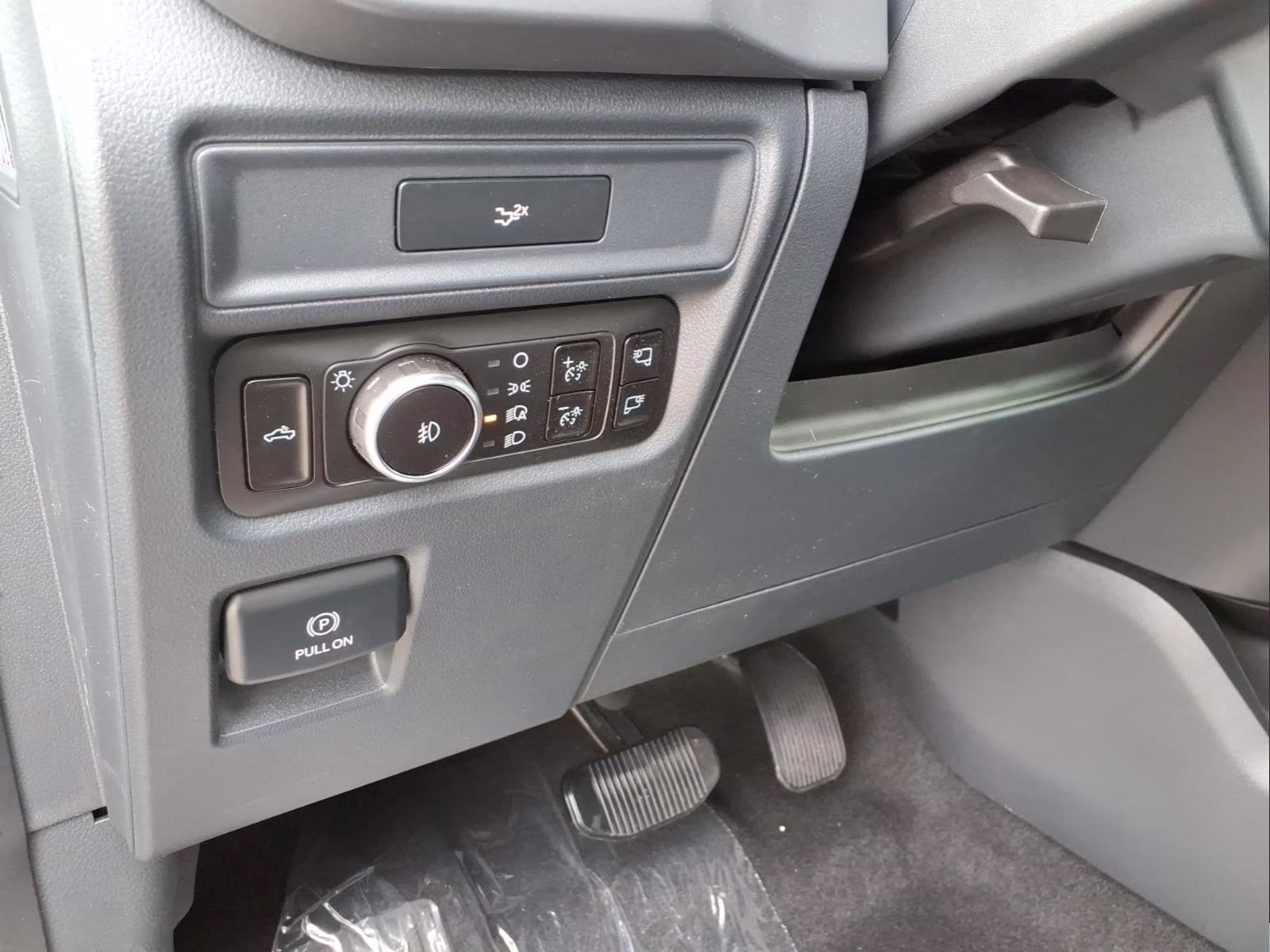 2026 Silver Metallic Ford F-150 XLT 4X4 Truck