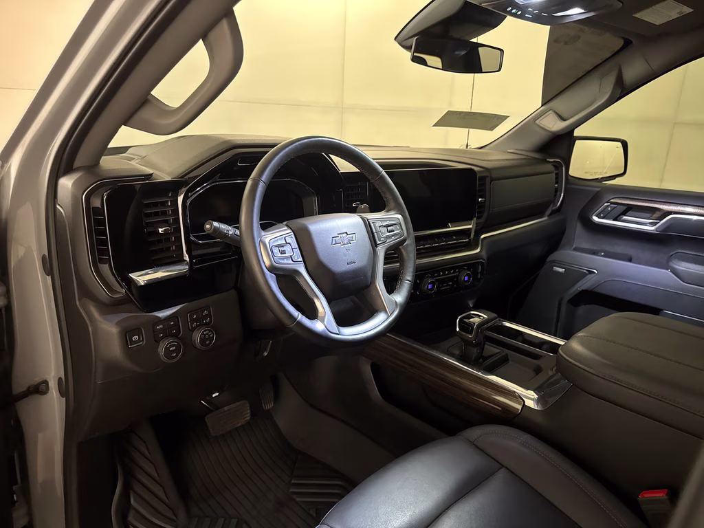 2025 Slate Gray Metallic Chevrolet Silverado 1500 RST 4X4 Truck
