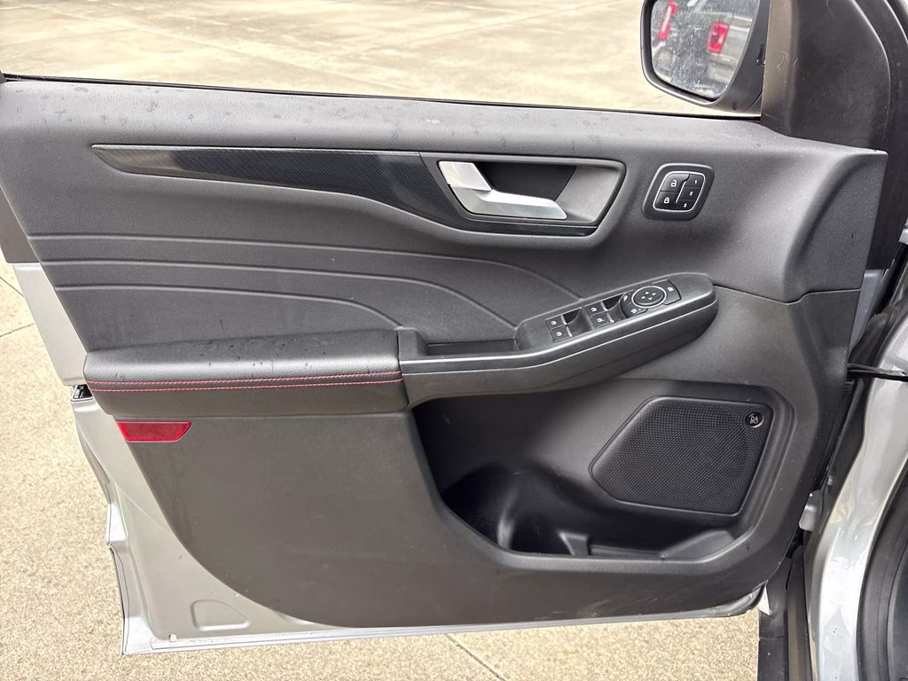 2023 Iconic Silver Metallic Ford Escape ST-Line Select AWD SUV