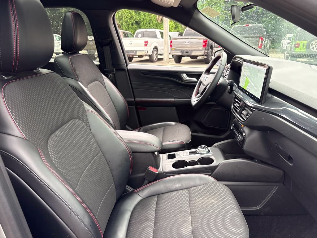 2023 Iconic Silver Metallic Ford Escape ST-Line Select AWD SUV