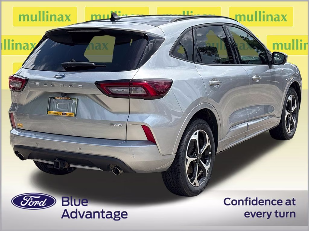 2023 Iconic Silver Metallic Ford Escape ST-Line Select AWD SUV