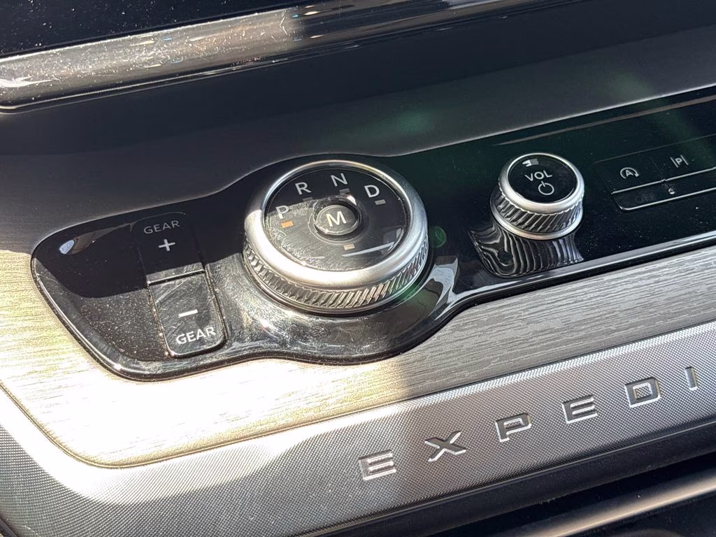 2025 Agate Black Metallic Ford Expedition Platinum 4X4 SUV