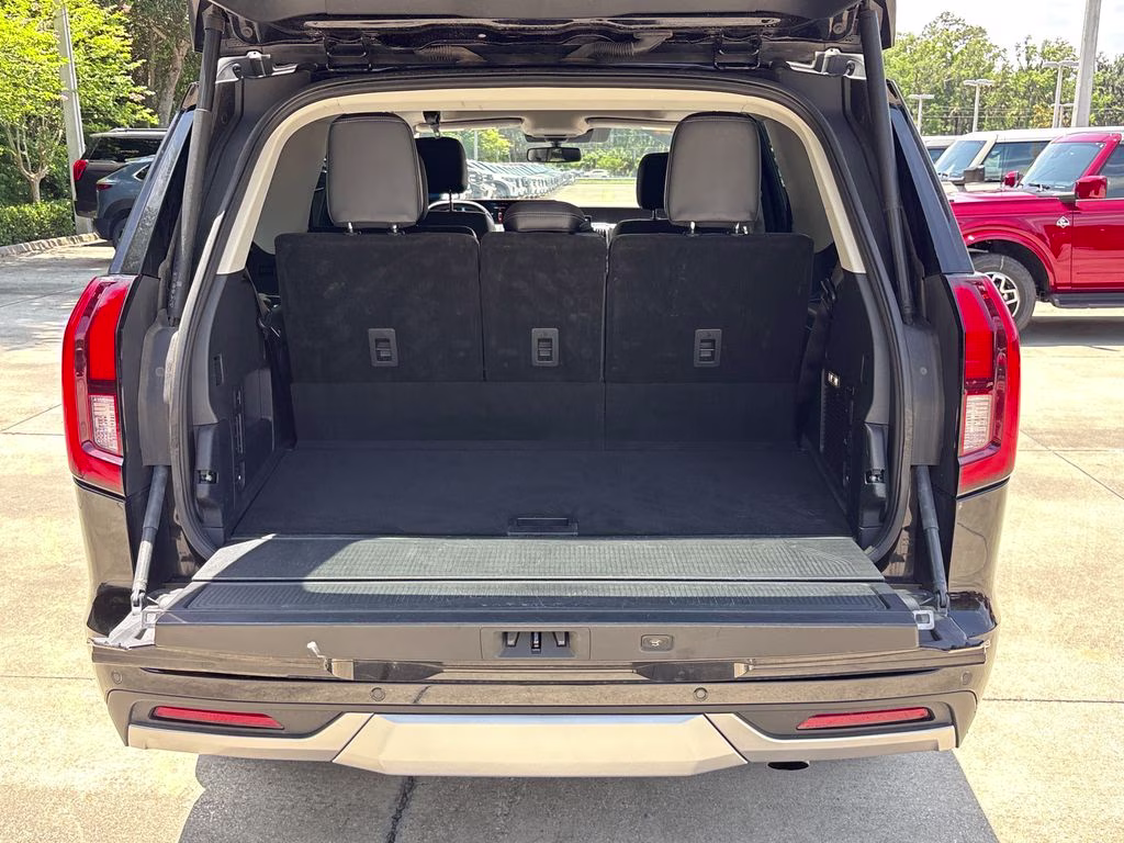 2025 Agate Black Metallic Ford Expedition Platinum 4X4 SUV