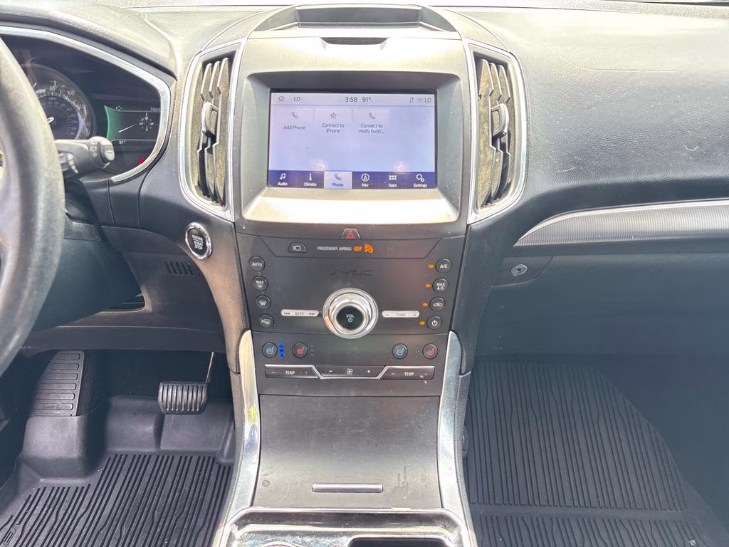 2020 Iconic Silver Metallic Ford Edge Titanium FWD SUV
