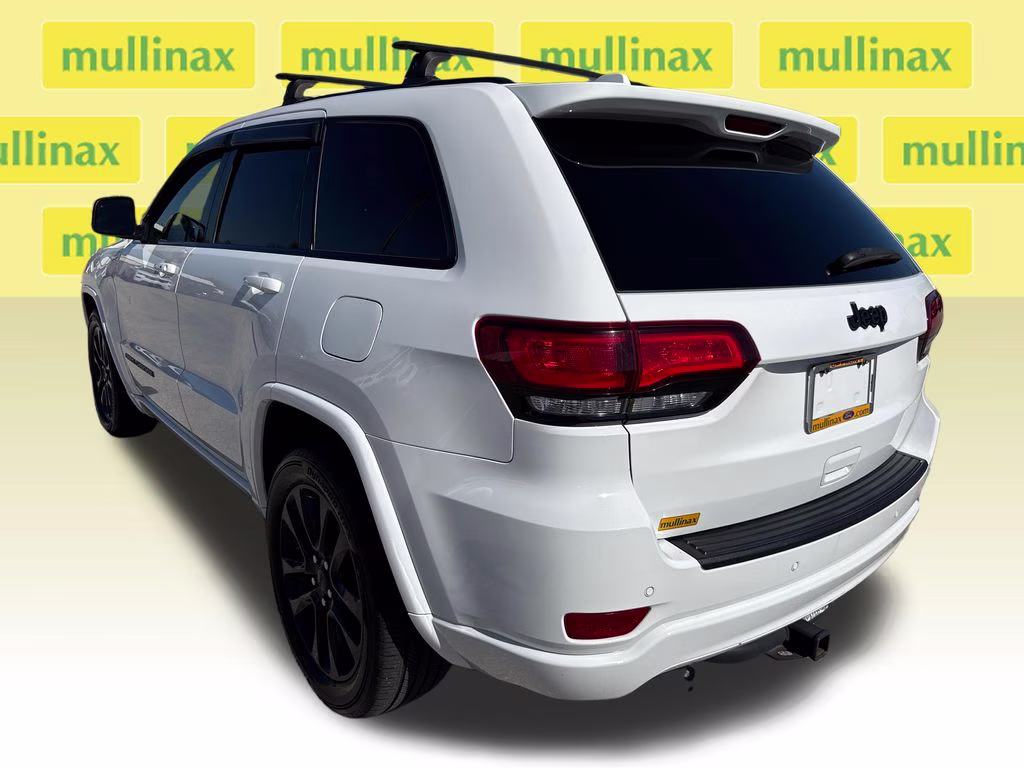 2020 Bright White Clearcoat Jeep Grand Cherokee Altitude RWD SUV