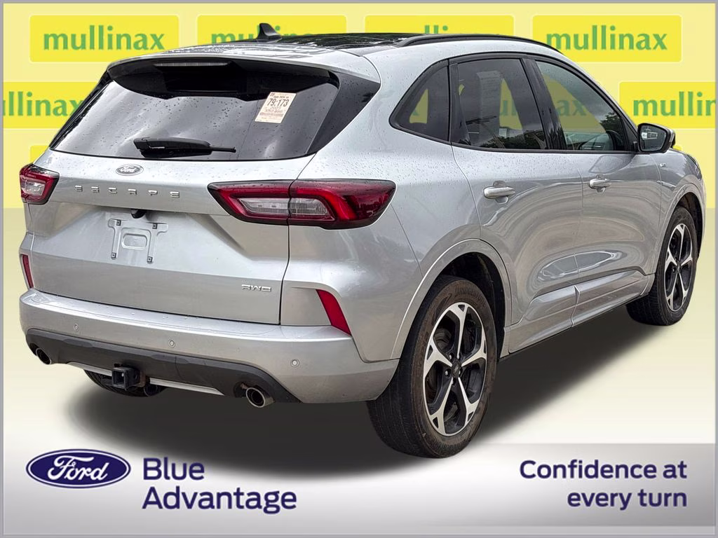 2023 Iconic Silver Metallic Ford Escape ST-Line Select AWD SUV