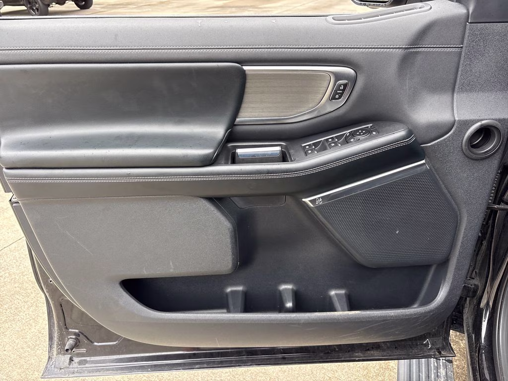 2025 Agate Black Metallic Ford Expedition Platinum 4X4 SUV