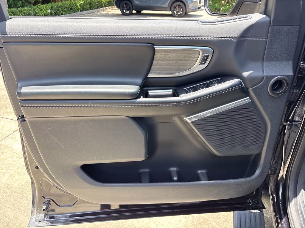 2025 Agate Black Metallic Ford Expedition Platinum 4X4 SUV
