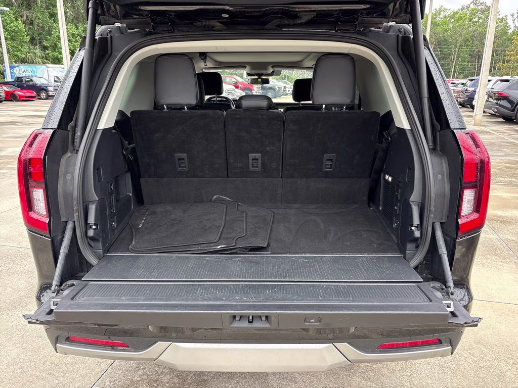 2025 Agate Black Metallic Ford Expedition Platinum 4X4 SUV