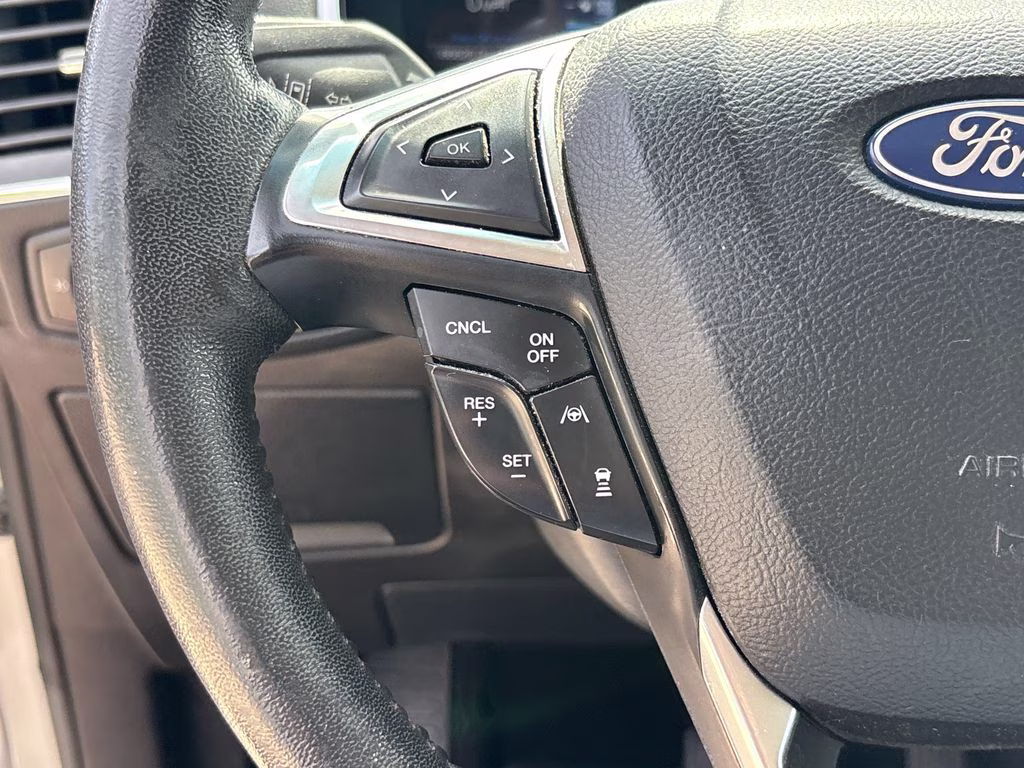 2020 Iconic Silver Metallic Ford Edge Titanium FWD SUV