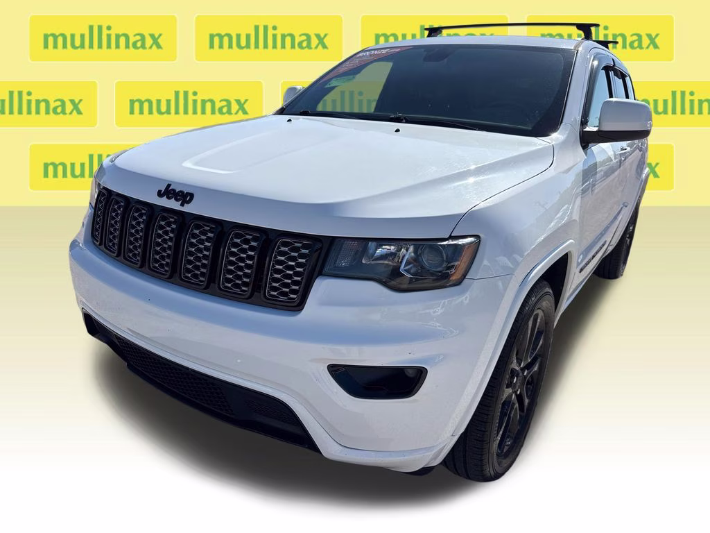 2020 Bright White Clearcoat Jeep Grand Cherokee Altitude RWD SUV