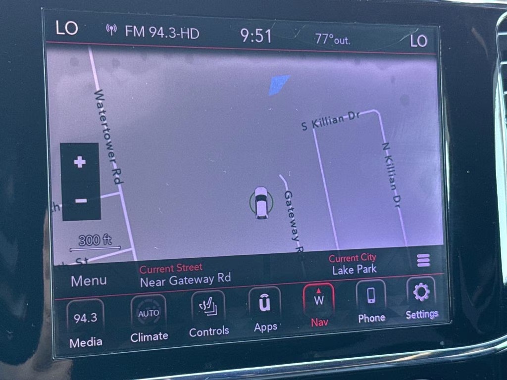 2020 Bright White Clearcoat Jeep Grand Cherokee Altitude RWD SUV
