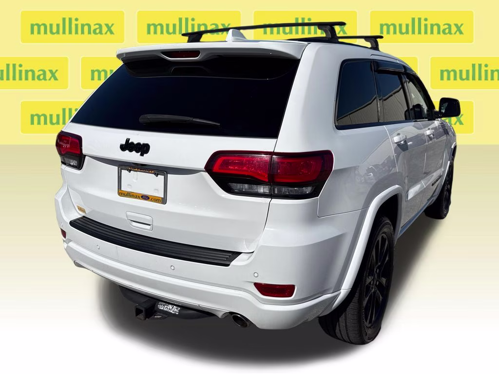 2020 Bright White Clearcoat Jeep Grand Cherokee Altitude RWD SUV