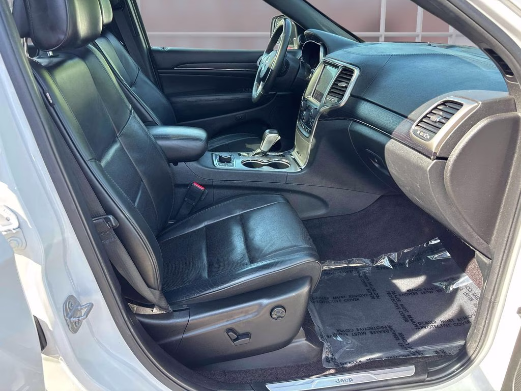 2018 Bright White Clearcoat Jeep Grand Cherokee Overland 4X4 SUV