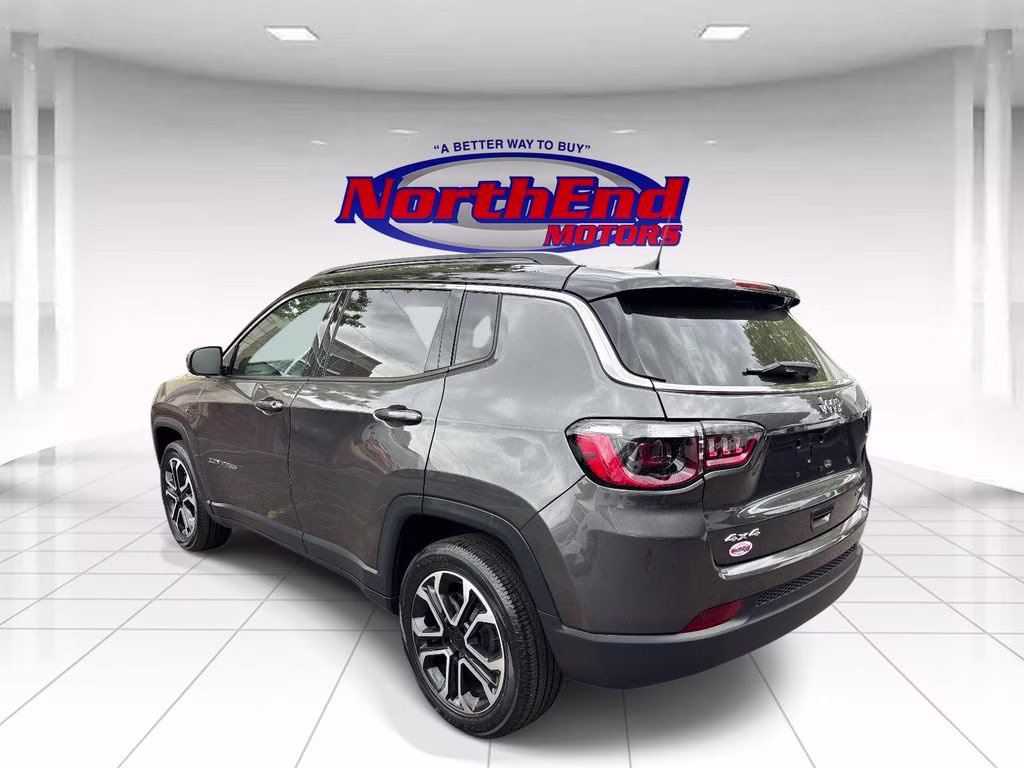2022 Granite Crystal Metallic Clearcoat Jeep Compass Limited 4X4 SUV