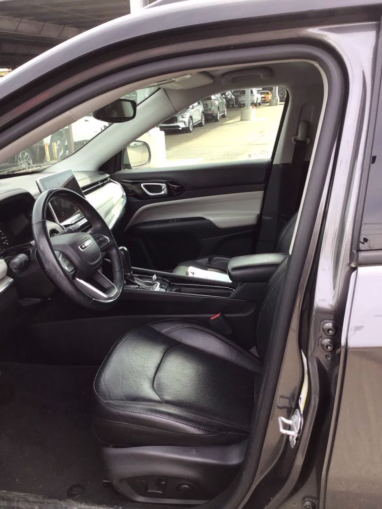 2022 Granite Crystal Metallic Clearcoat Jeep Compass Limited 4X4 SUV