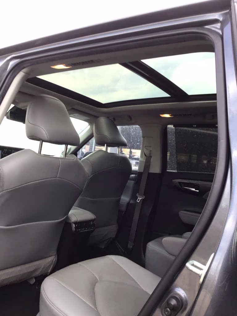 2020 Magnetic Gray Metallic Toyota Highlander Platinum AWD SUV
