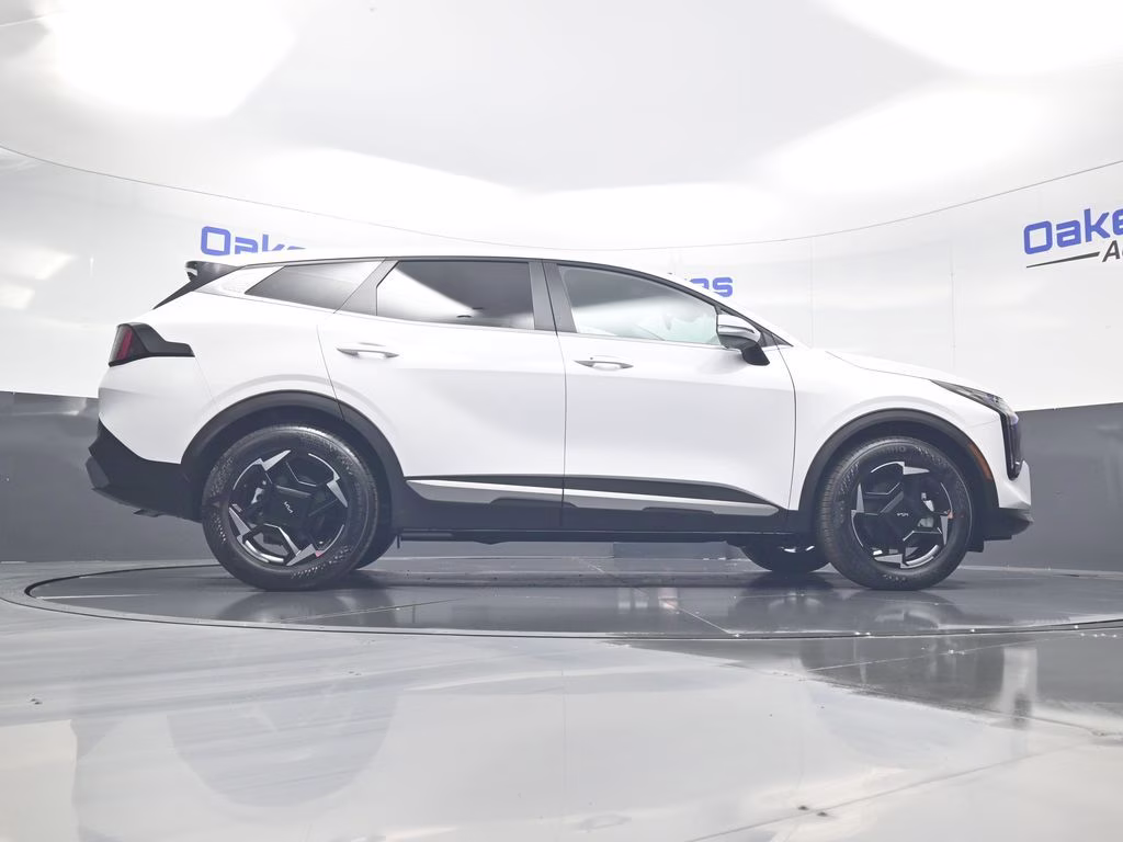 2026 Glacial White Pearl Kia Sportage EX FWD SUV