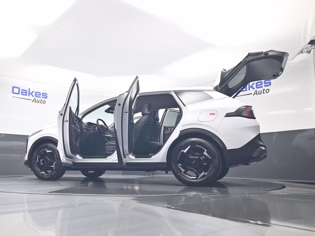 2026 Glacial White Pearl Kia Sportage EX FWD SUV