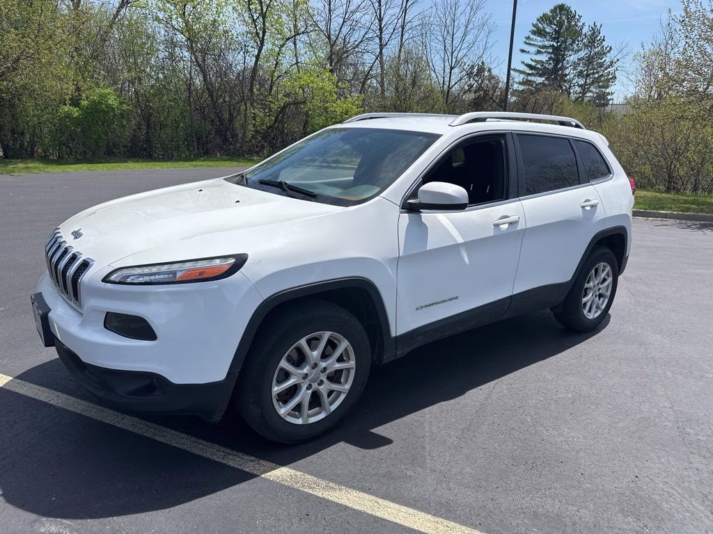 2016 Bright White Clearcoat Jeep Cherokee Latitude 4X4 SUV