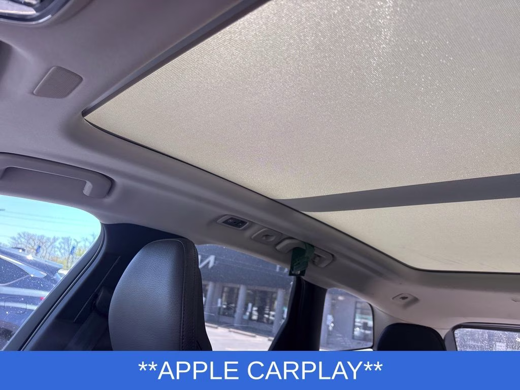 2018 White Volvo XC60 T6 Momentum AWD SUV