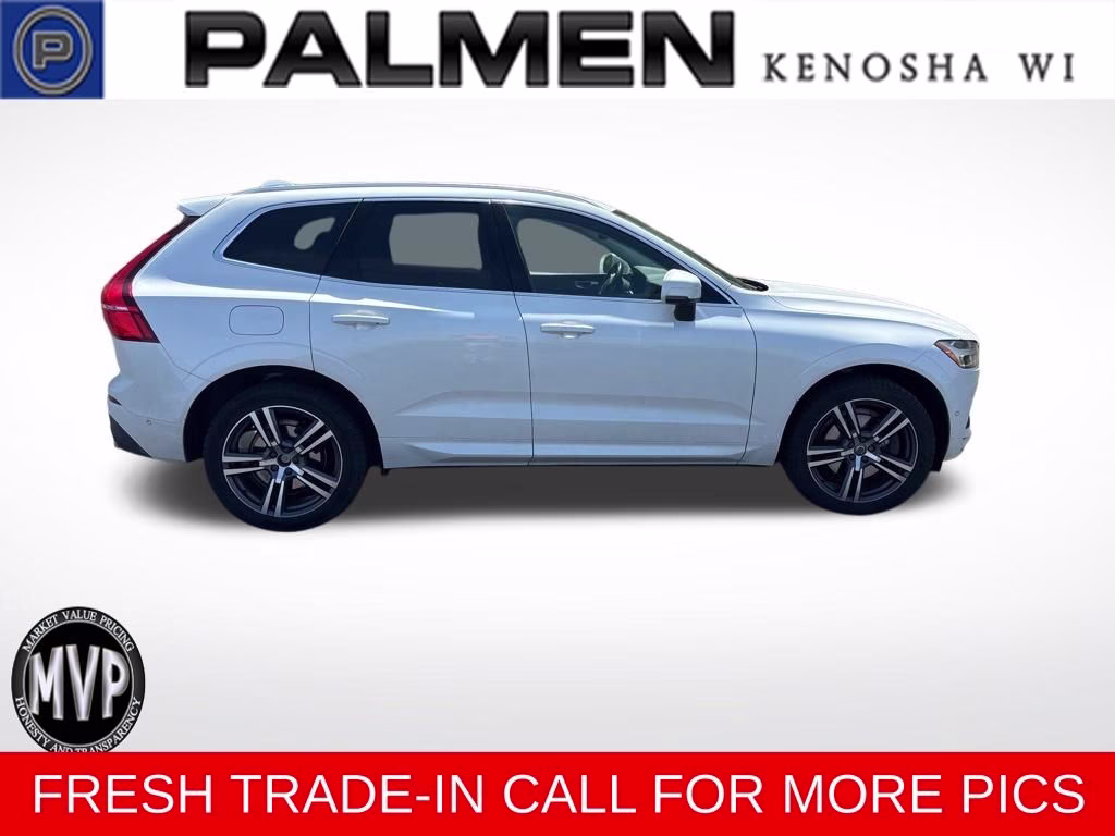2018 White Volvo XC60 T6 Momentum AWD SUV