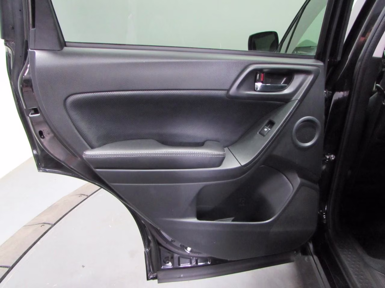 2017 Crystal Black Silica Subaru Forester 2.5i Limited AWD SUV
