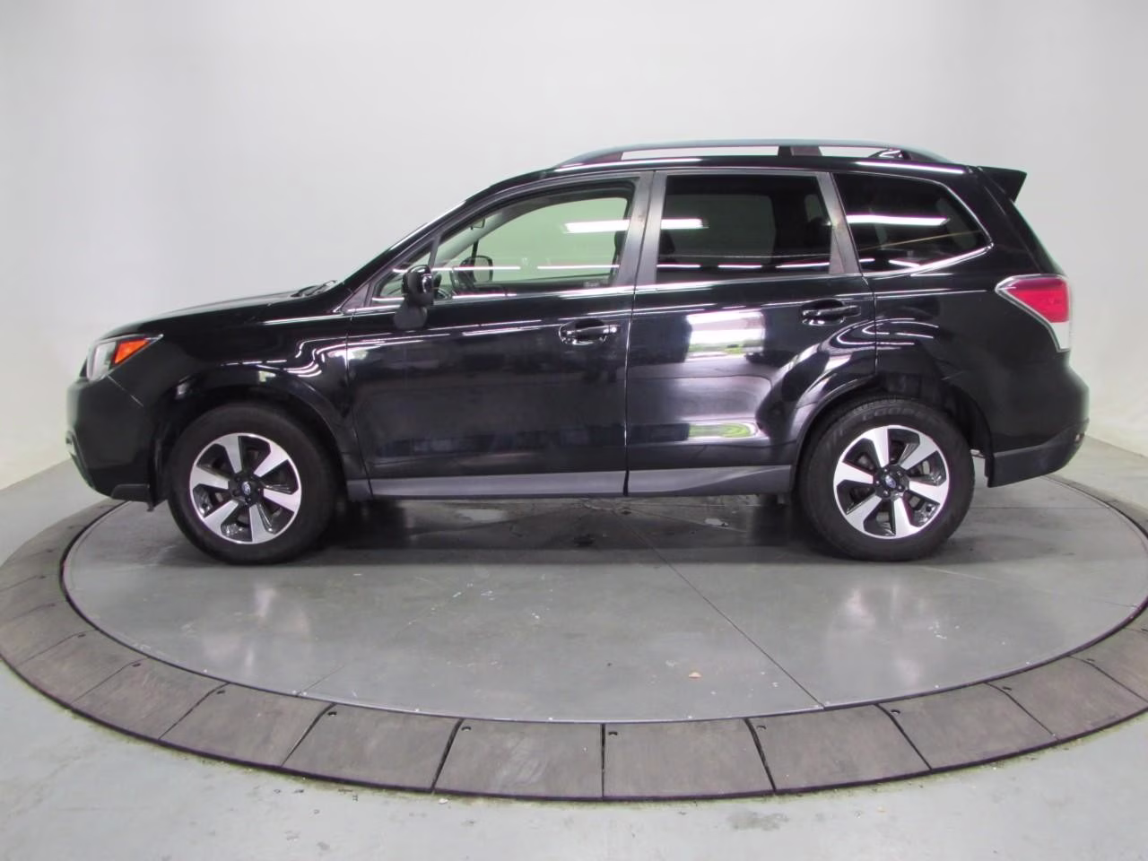 2017 Crystal Black Silica Subaru Forester 2.5i Limited AWD SUV