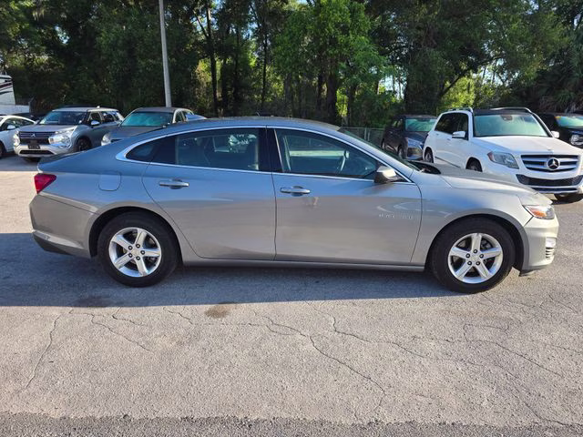 2024 Sterling Gray Metallic Chevrolet Malibu LT FWD Sedan