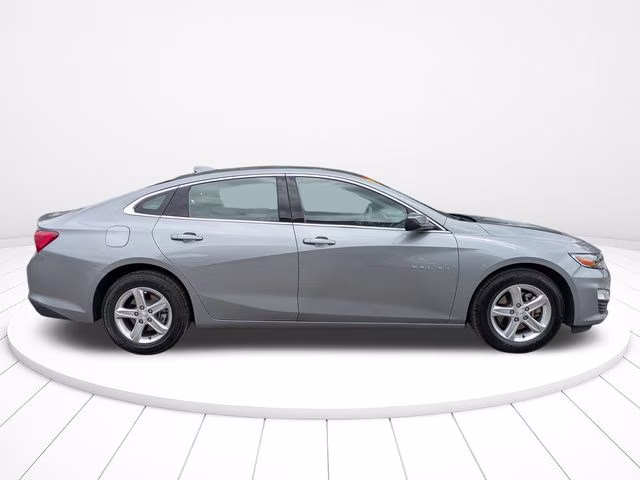 2024 Sterling Gray Metallic Chevrolet Malibu LT FWD Sedan