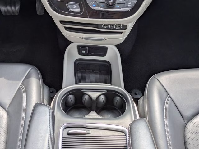2023 Chrysler Pacifica Hybrid Touring L - Photo 21
