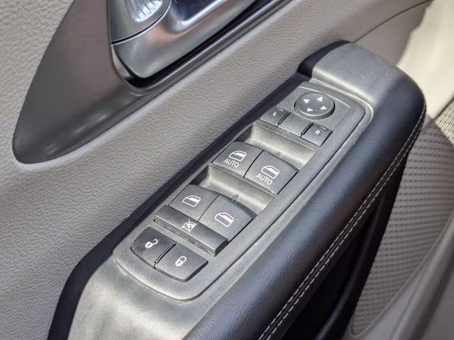 2023 Chrysler Pacifica Hybrid Touring L - Photo 26