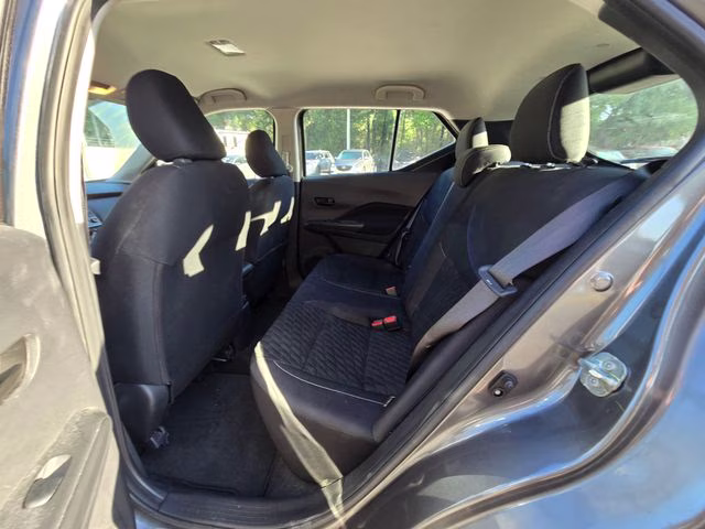 2021 Gun Metallic Nissan Kicks S FWD SUV