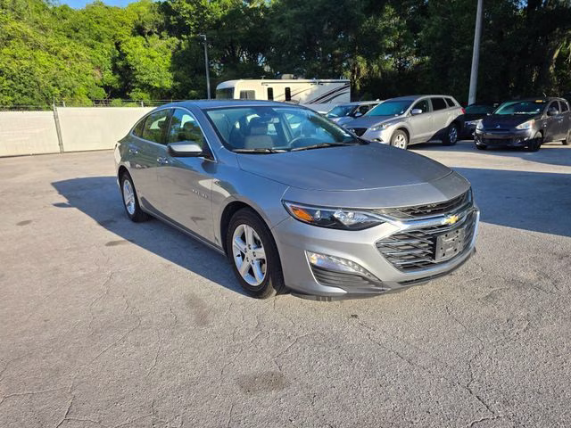 2024 Sterling Gray Metallic Chevrolet Malibu LT FWD Sedan