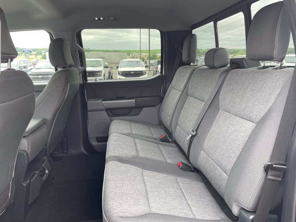 2024 OXFORD WHITE Ford Super Duty F-250 SRW XL 4X4 Truck