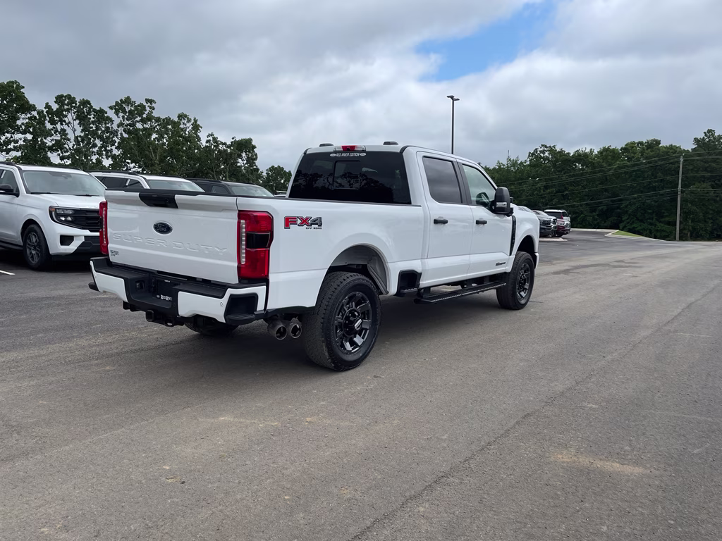 2024 OXFORD WHITE Ford Super Duty F-250 SRW XL 4X4 Truck