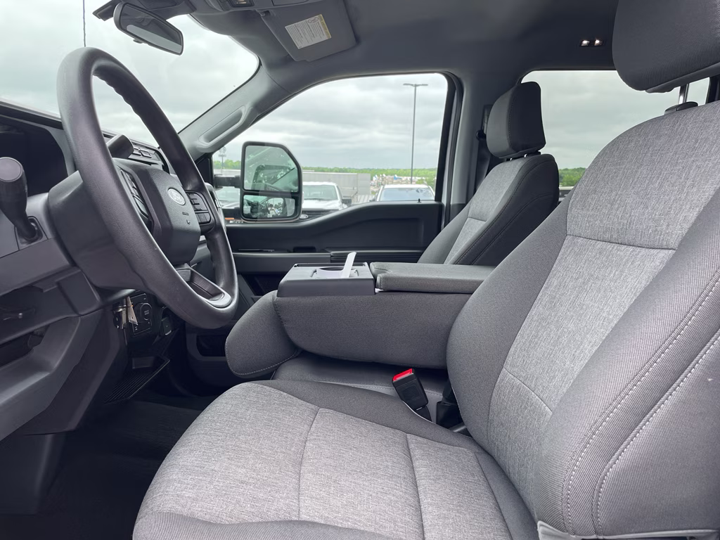 2024 OXFORD WHITE Ford Super Duty F-250 SRW XL 4X4 Truck