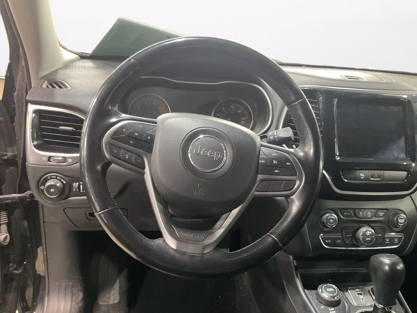 2020 Diamond Black Crystal Pearlcoat Jeep Cherokee Limited 4X4 SUV