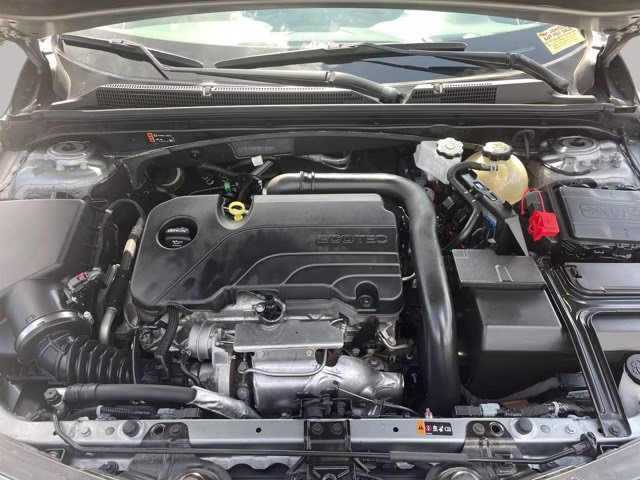 2024 Sterling Gray Metallic Chevrolet Malibu LT FWD Sedan