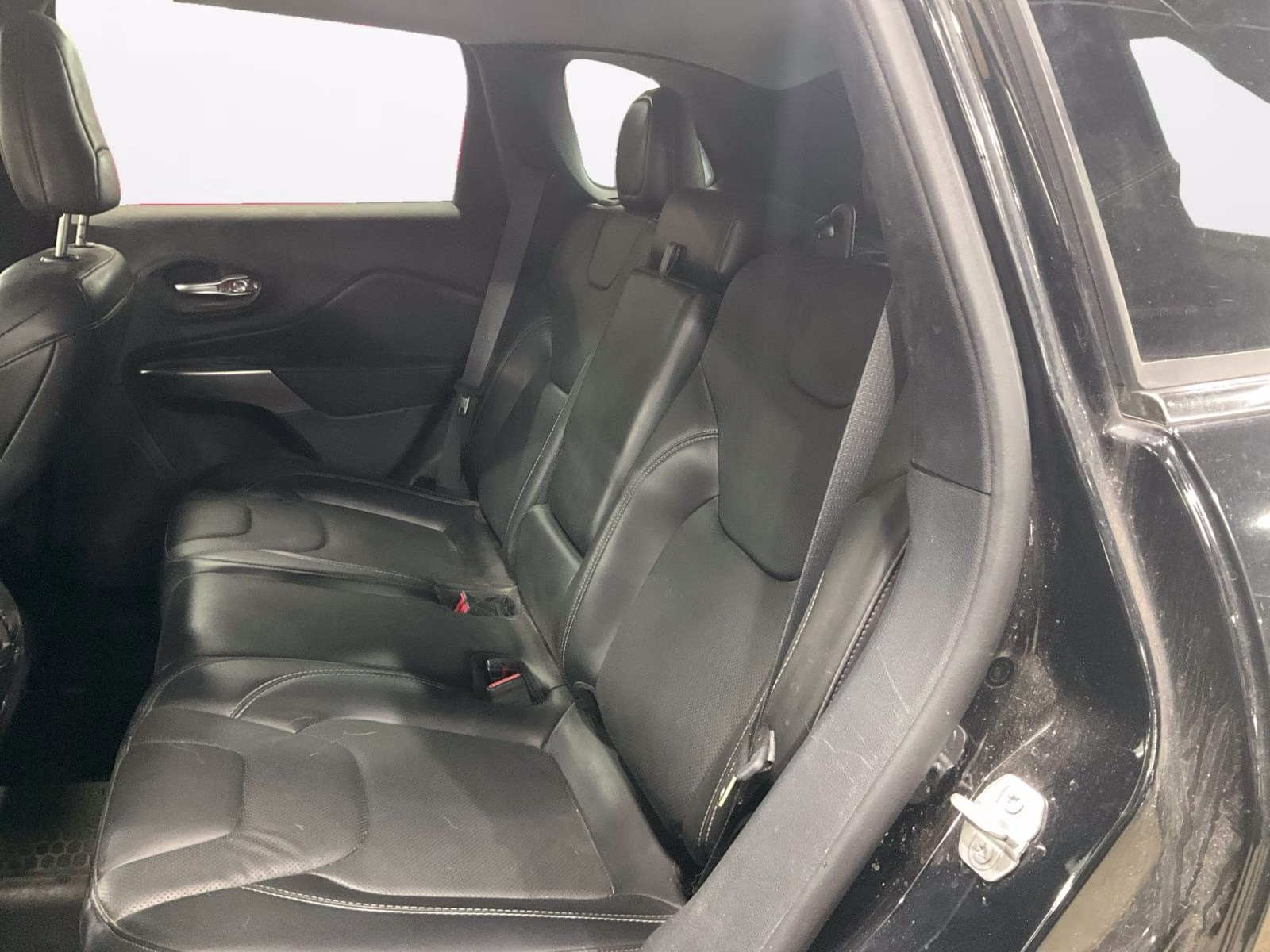 2020 Diamond Black Crystal Pearlcoat Jeep Cherokee Limited 4X4 SUV