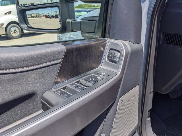 2026 Glacier Gray Metallic Tri-Coat Ford Super Duty F-250 SRW Lariat 4X4 Truck