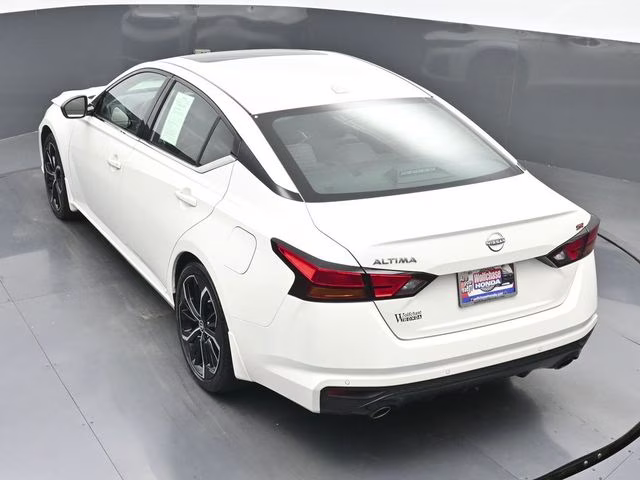 2025 Pearl White Tricoat Nissan Altima 2.5 SR FWD Sedan