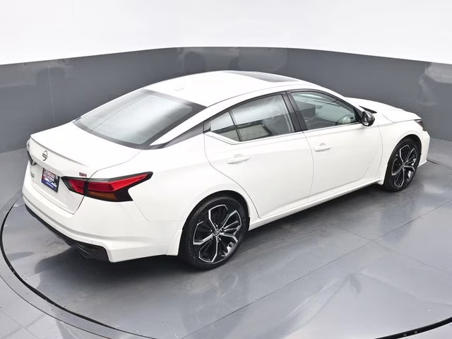 2025 Pearl White Tricoat Nissan Altima 2.5 SR FWD Sedan